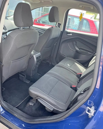 Ford Kuga cena 65900 przebieg: 152000, rok produkcji 2018 z Koszalin małe 56